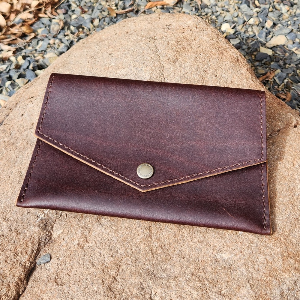 Portland Leather NWOT (Grizzly) Large Envelope Snap Wallet.
